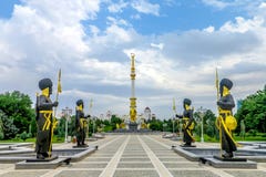 Ashgabat självständighetmonument 02 royaltyfria bilder Ashgabat självständighetmonument 02 royaltyfria bilder