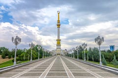 Ashgabat självständighetmonument 05 royaltyfria foton Ashgabat självständighetmonument 05 royaltyfria foton