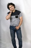 Asiatisches männliches Modell im schwarzen T-Shirt Lizenzfreie Stockbilder Asiatisches männliches Modell im schwarzen T-Shirt Lizenzfreie Stockbilder