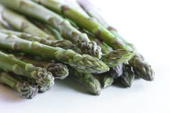 Asperge tegen een witte achtergrond Royalty-vrije Stock Foto's Asperge tegen een witte achtergrond Royalty-vrije Stock Foto's
