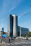 Aspern-Brücke und moderne Bürogebäude in Wien Stockfoto Aspern-Brücke und moderne Bürogebäude in Wien Stockfoto