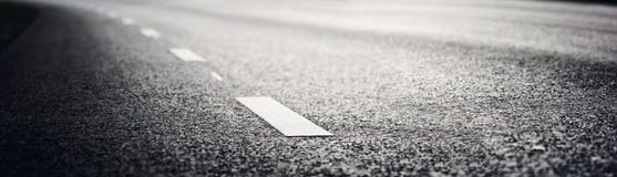 Asphaltstraße und Trennungslinien Asphaltstraße und Trennungslinien