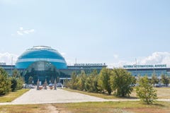 Astaná, Kazajistán - 6 de septiembre de 2016: Aeropuerto internacional de imagen de archivo libre de regalías Astaná, Kazajistán - 6 de septiembre de 2016: Aeropuerto internacional de imagen de archivo libre de regalías