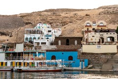 ASWAN, ΑΊΓΥΠΤΟΣ 18 05 2018 το παραδοσιακό χωριό Nubian που βρίσκεται στη Δυτική Όχθη του ποταμού του Νείλου σε Aswan, Αίγυπτος στοκ φωτογραφίες με δικαίωμα ελεύθερης χρήσης ASWAN, ΑΊΓΥΠΤΟΣ 18 05 2018 το παραδοσιακό χωριό Nubian που βρίσκεται στη Δυτική Όχθη του ποταμού του Νείλου σε Aswan, Αίγυπτος στοκ φωτογραφίες με δικαίωμα ελεύθερης χρήσης