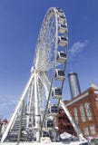 Atanta Skyview Ferris Wheel adentro en el centro de la ciudad - ATLANTA, GEORGIA - 21 de abril de 2016 imagenes de archivo Atanta Skyview Ferris Wheel adentro en el centro de la ciudad - ATLANTA, GEORGIA - 21 de abril de 2016 imagenes de archivo