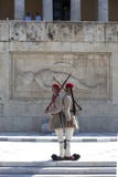 Ateny Grecja, Październik, - 17, 2018: Zmiana Strażowa ceremonia przed Helleńskim parlamentu budynkiem na Syntagma kwadracie zdjęcie stock Ateny Grecja, Październik, - 17, 2018: Zmiana Strażowa ceremonia przed Helleńskim parlamentu budynkiem na Syntagma kwadracie zdjęcie stock