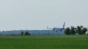 Aterrizaje de Boeing 737-800 PH-BXM de las líneas aéreas de KLM Royal Dutch Aterrizaje de Boeing 737-800 PH-BXM de las líneas aéreas de KLM Royal Dutch