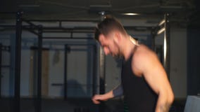 Atlety szkolenie w gym - Czynnościowy stażowy trening zbiory Atlety szkolenie w gym - Czynnościowy stażowy trening zbiory
