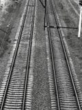 Atmosfera triste nera dei binari ferroviari immagine stock Atmosfera triste nera dei binari ferroviari immagine stock