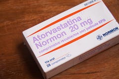 Atorvastatin é uma medicamentação do statin usada para impedir a doença cardiovascular fotos de stock royalty free Atorvastatin é uma medicamentação do statin usada para impedir a doença cardiovascular fotos de stock royalty free