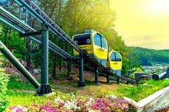 Attractions touristiques avec des trams fonctionnant à Pocheon Art Valley, Corée images libres de droits Attractions touristiques avec des trams fonctionnant à Pocheon Art Valley, Corée images libres de droits