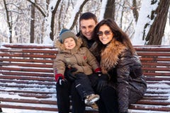 Attractive Family In A Winter Park Royalty Free Stock Images Attractive Family In A Winter Park Royalty Free Stock Images