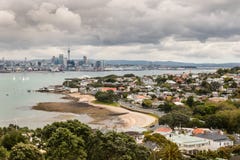 Auckland skyline with Devonport suburb in New Zealand Stock Photography Auckland skyline with Devonport suburb in New Zealand Stock Photography