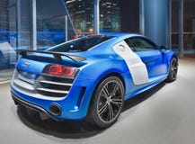 Audi R8 σε μια αίθουσα εκθέσεως τη νύχτα, Πεκίνο, Κίνα στοκ εικόνα Audi R8 σε μια αίθουσα εκθέσεως τη νύχτα, Πεκίνο, Κίνα στοκ εικόνα