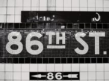Aufwartung am 86. St. NYC lizenzfreies stockfoto Aufwartung am 86. St. NYC lizenzfreies stockfoto
