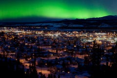 Aurora boreal sobre Whitehorse do centro fotografia de stock Aurora boreal sobre Whitehorse do centro fotografia de stock