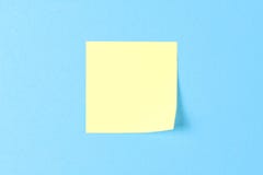 Autoadesivo giallo in bianco su un fondo blu, concetto del lavoro di affari Autoadesivi commemorativi gialli sulla parete blu Mod immagini stock libere da diritti Autoadesivo giallo in bianco su un fondo blu, concetto del lavoro di affari Autoadesivi commemorativi gialli sulla parete blu Mod immagini stock libere da diritti