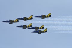 Avions de vol d'aircraftul de vol de BeautifBeautiful photo stock Avions de vol d'aircraftul de vol de BeautifBeautiful photo stock