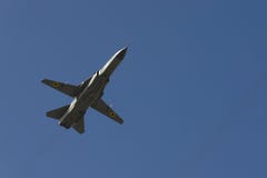 Avião militar ucraniano no céu sobre Kiev Ucrânia Dia da Independência parada ano do 24 de agosto de 2018 fotos de stock Avião militar ucraniano no céu sobre Kiev Ucrânia Dia da Independência parada ano do 24 de agosto de 2018 fotos de stock