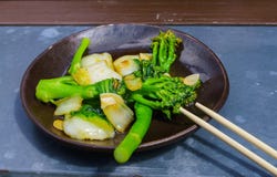 Aziatisch die Voorgerecht in Chinees, witlof en broccoli wordt gekookt stock afbeeldingen Aziatisch die Voorgerecht in Chinees, witlof en broccoli wordt gekookt stock afbeeldingen