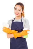 Aziatische Vrouwenhuisvrouw With Cleaning Cloth en Nevelfles stock afbeelding Aziatische Vrouwenhuisvrouw With Cleaning Cloth en Nevelfles stock afbeelding