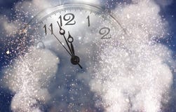 Año Nuevo en la medianoche - viejas luces del reloj y del día de fiesta Imagenes de archivo