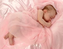 Baby Omvat in Roze royalty-vrije stock foto's Baby Omvat in Roze royalty-vrije stock foto's