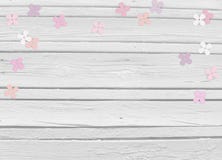 Babyparty, Geburtstagstag oder Hochzeitsmodellszene mit weißem hölzernem Hintergrund, Blumenpapierflieder oder Hortensiekonfettis lizenzfreie stockbilder Babyparty, Geburtstagstag oder Hochzeitsmodellszene mit weißem hölzernem Hintergrund, Blumenpapierflieder oder Hortensiekonfettis lizenzfreie stockbilder