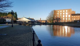 Bacino di carenaggio di Wigan sul canale di Leeds Liverpool fotografia stock libera da diritti Bacino di carenaggio di Wigan sul canale di Leeds Liverpool fotografia stock libera da diritti