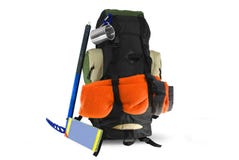 Backpack с туристским оборудованием на белизне стоковое изображение rf Backpack с туристским оборудованием на белизне стоковое изображение rf