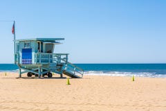 Badmeestertoren bij Santa Monica-strand royalty-vrije stock afbeelding Badmeestertoren bij Santa Monica-strand royalty-vrije stock afbeelding