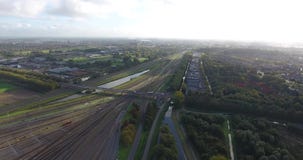 Bahnkreuzung von Zügen, Zwijndrecht-kijfhoek, Vogelperspektive, die Niederlande stock footage Bahnkreuzung von Zügen, Zwijndrecht-kijfhoek, Vogelperspektive, die Niederlande stock footage