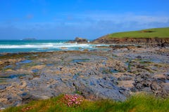 Baie de Newtrain les Cornouailles du nord près de Padstow et de Newquay photo stock Baie de Newtrain les Cornouailles du nord près de Padstow et de Newquay photo stock