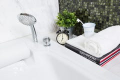 Baignoire moderne photo libre de droits Baignoire moderne photo libre de droits