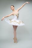 Bailarina no estúdio imagem de stock royalty free Bailarina no estúdio imagem de stock royalty free