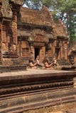 Bailarín de Apsara en las paredes Banteay Srei Fotos de archivo libres de regalías Bailarín de Apsara en las paredes Banteay Srei Fotos de archivo libres de regalías