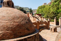 Bains de soufre dans le secteur d'Abanotubani de Tbilisi photo stock Bains de soufre dans le secteur d'Abanotubani de Tbilisi photo stock