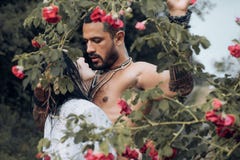 Baiser sensuel de couples Amour et sentiments vrais Désir de prélude et de passion Dominantning dans le jeu sexuel de préliminair photos libres de droits Baiser sensuel de couples Amour et sentiments vrais Désir de prélude et de passion Dominantning dans le jeu sexuel de préliminair photos libres de droits