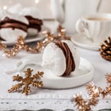 Baisers de meringue ?normes image libre de droits Baisers de meringue ?normes image libre de droits