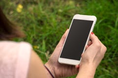 bakgrundshand hans isolerade telefonwhitekvinna royaltyfria foton bakgrundshand hans isolerade telefonwhitekvinna royaltyfria foton