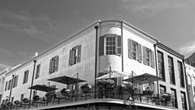 Balkon met 12 Bloemplanters in het Franse Kwart in B&W stock afbeeldingen Balkon met 12 Bloemplanters in het Franse Kwart in B&W stock afbeeldingen
