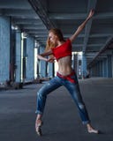 Ballerinatanzen Straßenleistung lizenzfreies stockfoto Ballerinatanzen Straßenleistung lizenzfreies stockfoto