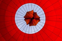 ballon Het vliegen in een hete luchtballon Royalty-vrije Stock Afbeelding ballon Het vliegen in een hete luchtballon Royalty-vrije Stock Afbeelding