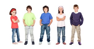 Bambini adorabili, due ragazze e tre ragazzi fotografia stock libera da diritti Bambini adorabili, due ragazze e tre ragazzi fotografia stock libera da diritti