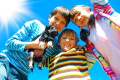 bambini felici Fotografia Stock Libera da Diritti bambini felici Fotografia Stock Libera da Diritti