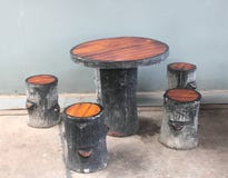 Banc concret sur le fond gris image libre de droits Banc concret sur le fond gris image libre de droits
