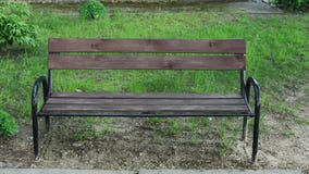 Banco di legno nel parco Banco di legno nel parco