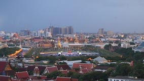 Bangkok, Tailandia - 12 de agosto: El palacio y Wat Phra Kaew magníficos metrajes Bangkok, Tailandia - 12 de agosto: El palacio y Wat Phra Kaew magníficos metrajes