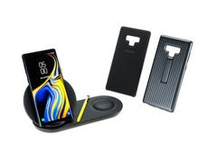 Bangkok, Thailand - 12 Sep, 2018: Samsung-Melkwegnota 9 smartphone, gele s-Pen naald met toebehoren royalty-vrije stock afbeeldingen Bangkok, Thailand - 12 Sep, 2018: Samsung-Melkwegnota 9 smartphone, gele s-Pen naald met toebehoren royalty-vrije stock afbeeldingen