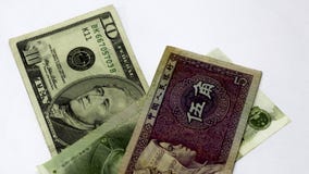 bankof china Yuan mot dollaren Utbyte, valutamarknadmarknad eller Forex i Kina Sale eller köp av yuanen Aktier av arkivbilder bankof china Yuan mot dollaren Utbyte, valutamarknadmarknad eller Forex i Kina Sale eller köp av yuanen Aktier av arkivbilder